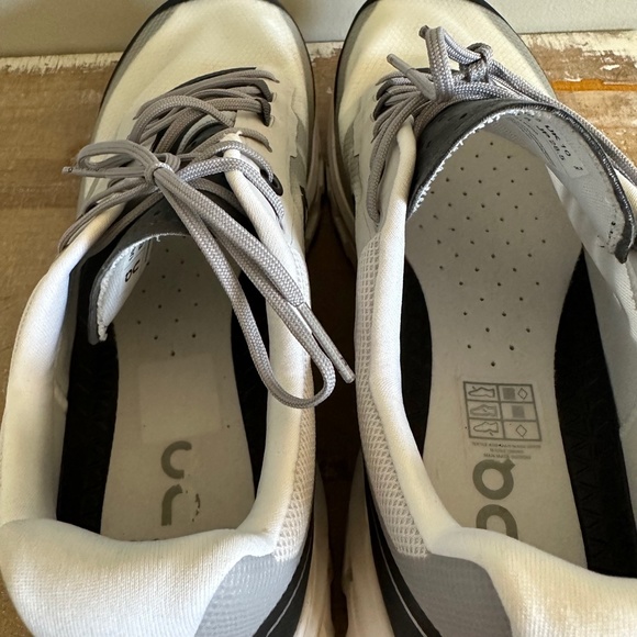 On Cloudvista Low Top Trail Sneakers | 10.5 - Picture 5 of 9